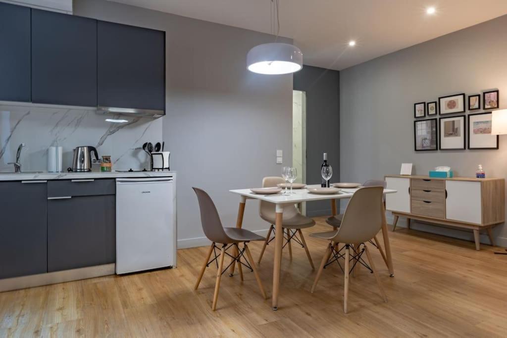Modern, Quite 1-Bdr Apt 5 Min Walk To Acropolis Aten Exteriör bild