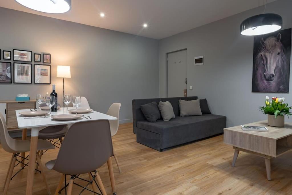 Modern, Quite 1-Bdr Apt 5 Min Walk To Acropolis Aten Exteriör bild